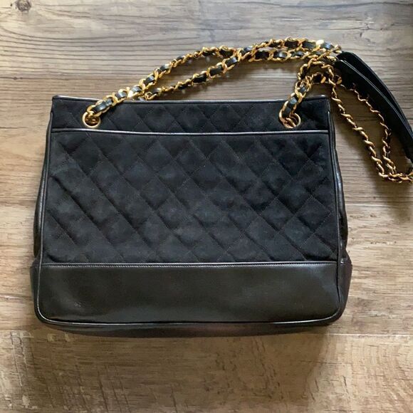 Chanel tote - Picture 4 of 17